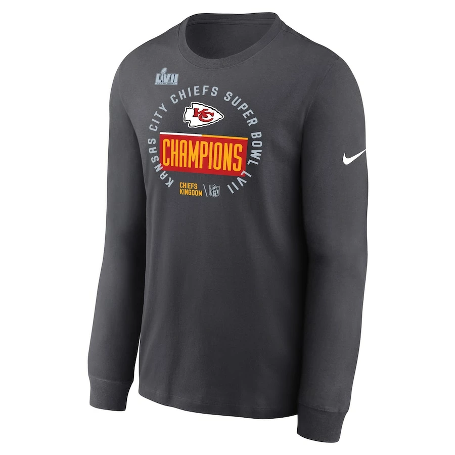 Men's Kansas City Chiefs Nike Anthracite Super Bowl LVII Champions Locker Room Trophy Collection Long Sleeve T-Shirt 5 Men's Kansas City Chiefs Nike Anthracite Super Bowl LVII Champions Locker Room Trophy Collection Long Sleeve T-Shirt – Bild 3